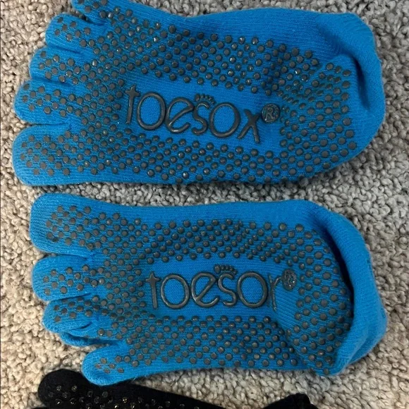 Toesox Women's Toe Socks Trio - Fuchsia, Black, Aqua - Picture 3 of 8